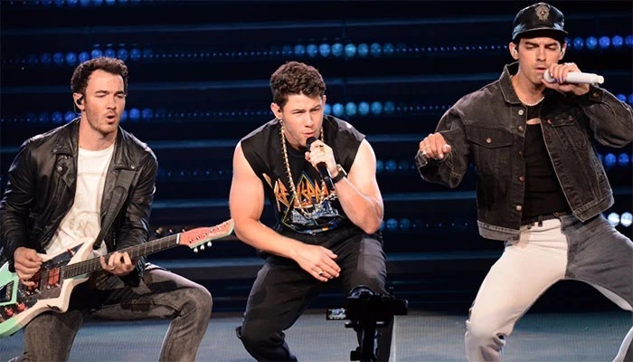 The Jonas Brothers Rocked The WAZZMATAZZ Performance for Wild 94.9