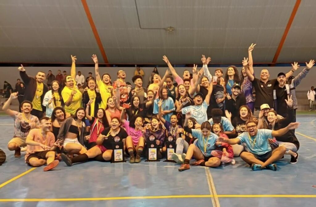 Torneio de futebol LGBTQIA+ busca trazer mais diversidade ao esporte