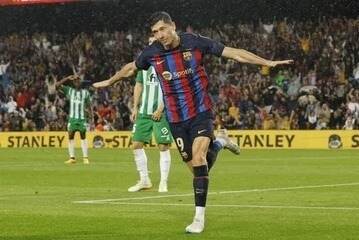 Barcelona exibe grampos na orelha de Gavi: “Guerreiro”