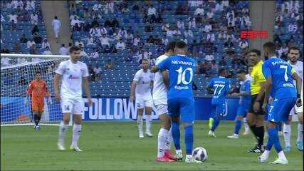 Neymar empurra e chuta bola em cima de rival na Champions da Ásia; assista