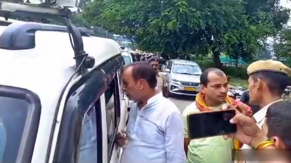 Patna News: पूर्व विधायक की कार ने बच्ची को मारी टक्कर, लोगों ने खदेड़ कर गाड़ी को पकड़ा