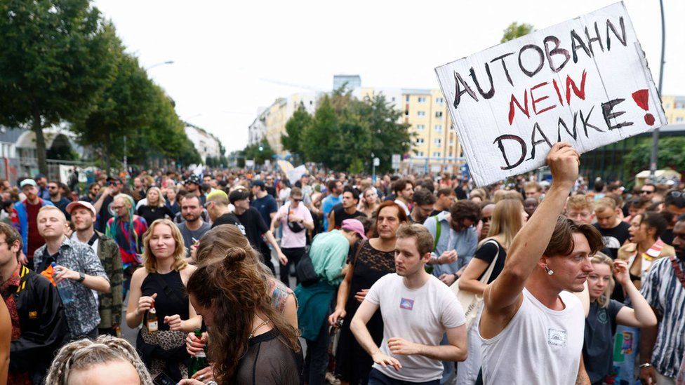 Berliners rave against the motorway as extension threatens 20 cultural venues