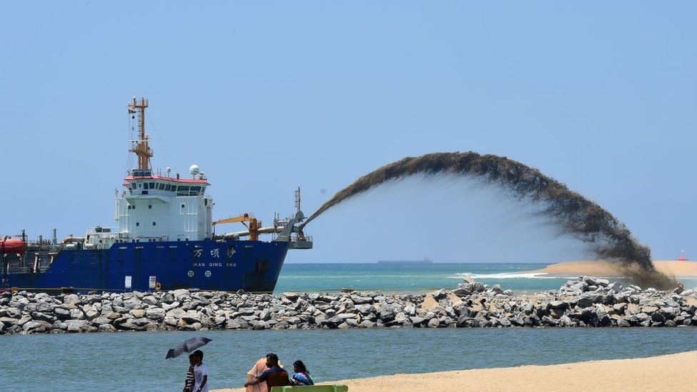 Sand dredging devastating ocean floor, UN warns