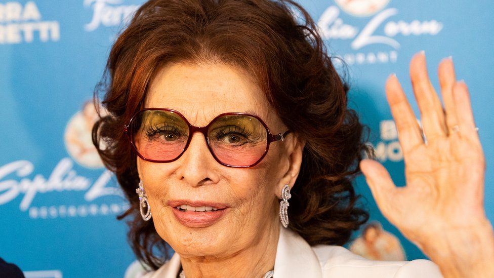 Sophia Loren: Italian star has emergency surgery after fall