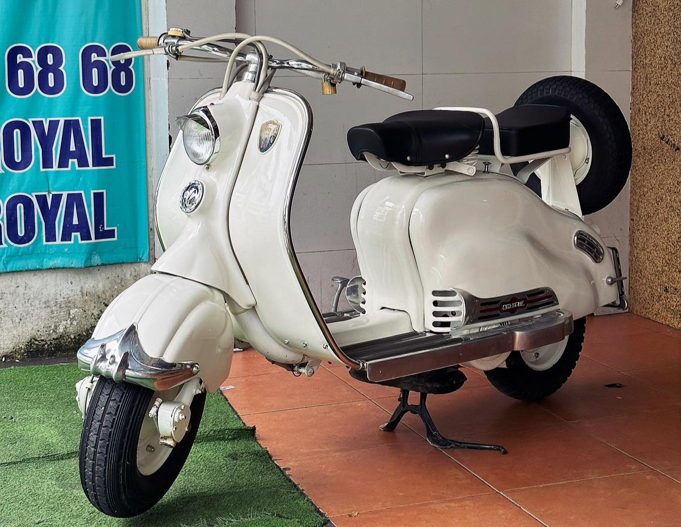 Xe cổ Lambretta LD150 gần 70 năm tuổi vẫn có giá 150 triệu đồng