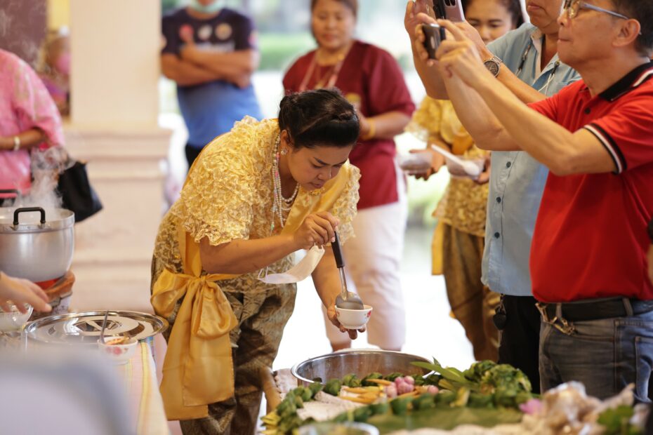 ‘แกงบวน’ อาหารถิ่นสิงห์บุรี ตำรับแม่ครัวหัวป่าก์ ‘1 จังหวัด 1 เมนู เชิดชูอาหารถิ่น’