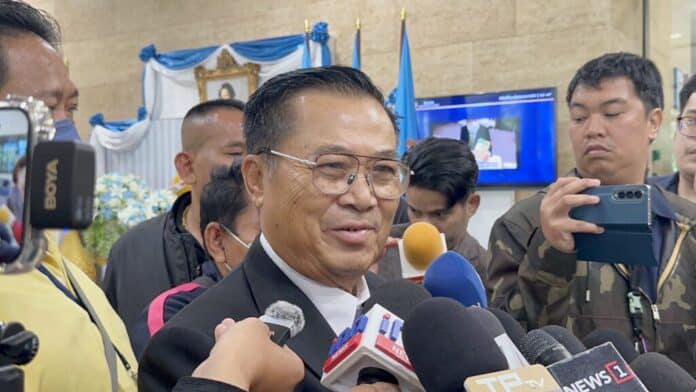 “อดิศร” วอนพรรคร่วมช่วยรักษาองค์ประชุมหวั่นสภาล่มซ้ำ ยัน รบ.ไม่หนีกระทู้ “เศรษฐา”อยากมาตอบด้วยตัวเอง