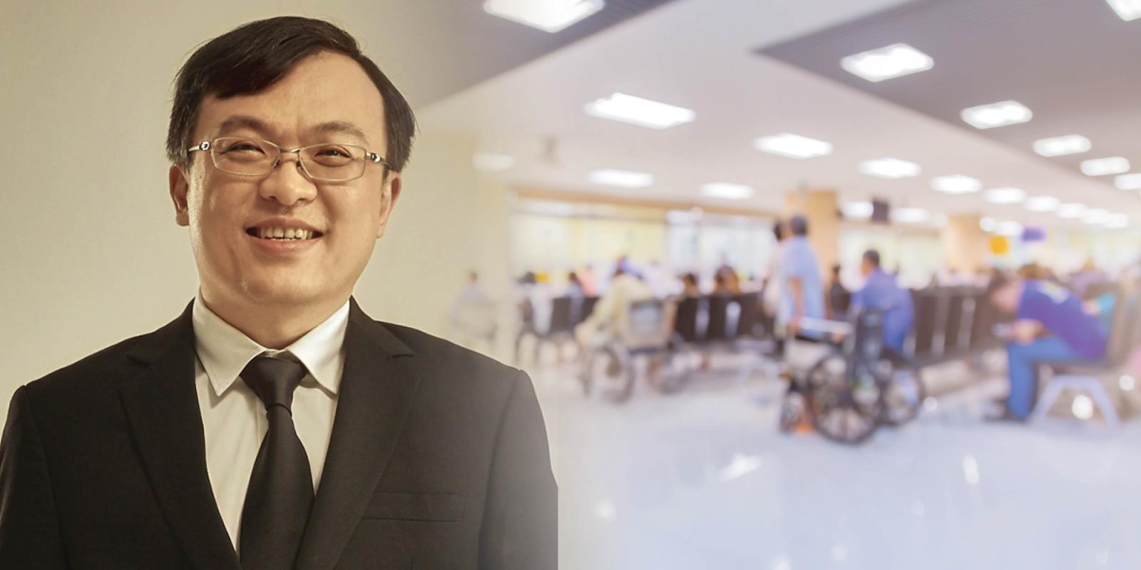 ‘หมอธีระ’ หวั่น กระทบภาระงาน ‘บุคลากรทางการแพทย์’ หลัง รบ. ประกาศยกระดับ ‘บัตรทอง’ ให้เลือกรักษา รพ. ไหนก็ได้