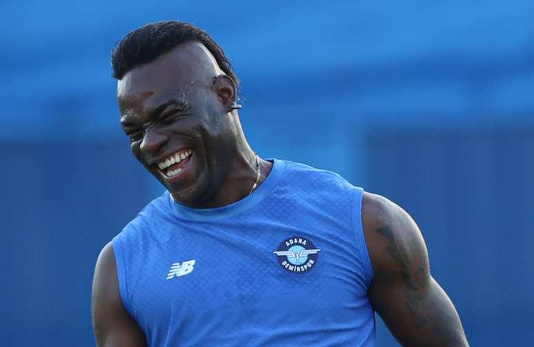 Balotelli volta a clube da Turquia após deixar futebol suíço