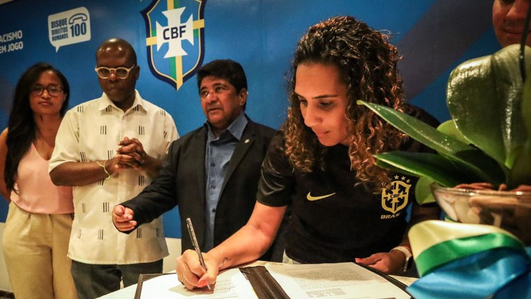 Anielle exonera assessora após ataques à torcida de futebol nas redes