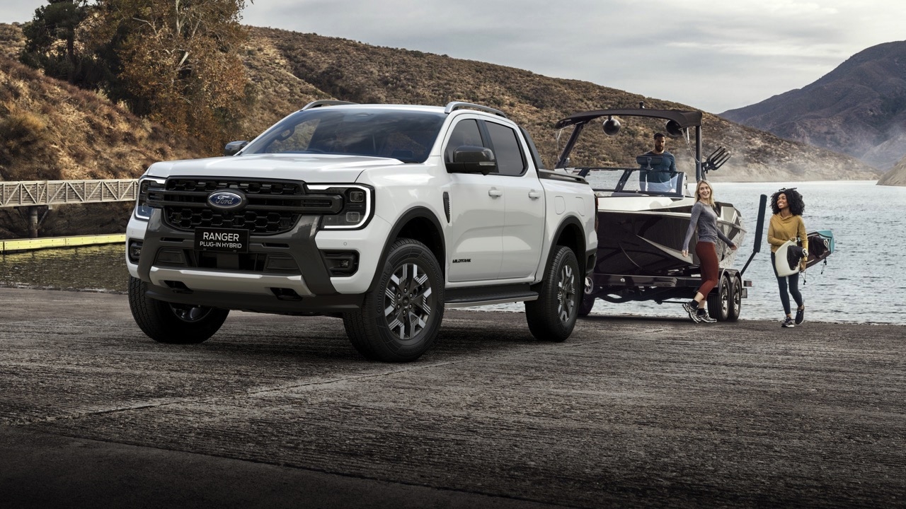 FORD RANGER PHEV กระบะเรนเจอร์ปลั๊กอินไฮบริด