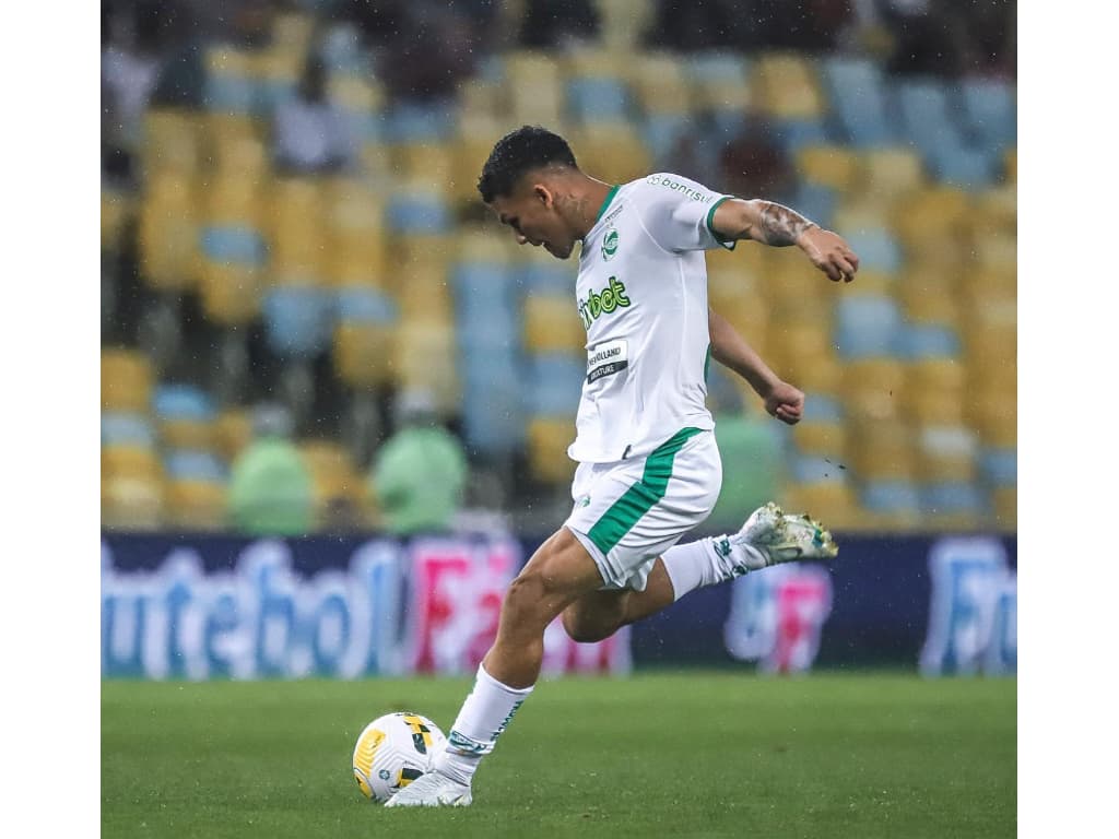 Banido por esquema de apostas, Gabriel Tota é destaque em torneios de futebol amador
