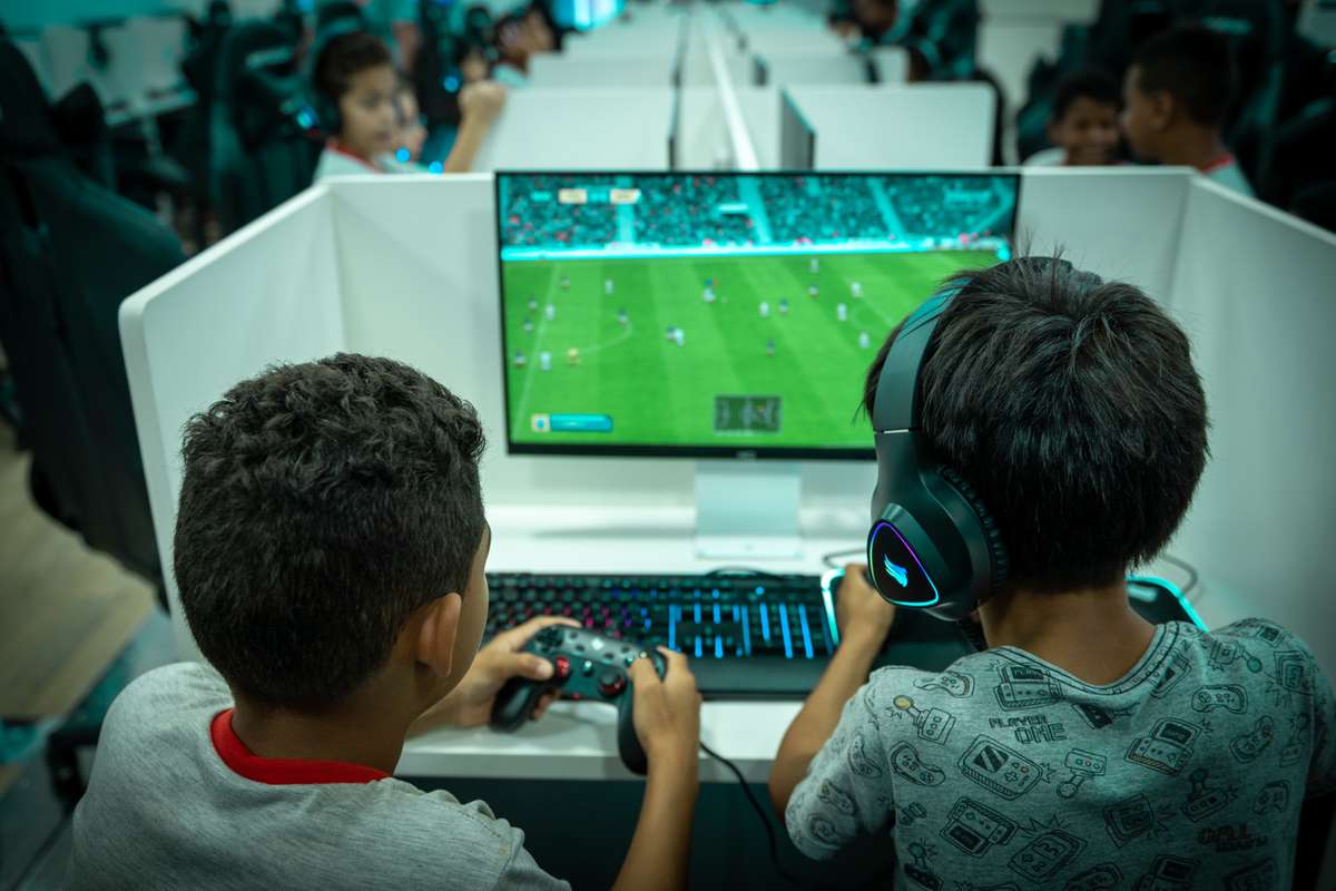 Projeto leva jogos eletrônicos a crianças e adolescentes em São Joaquim de Bicas