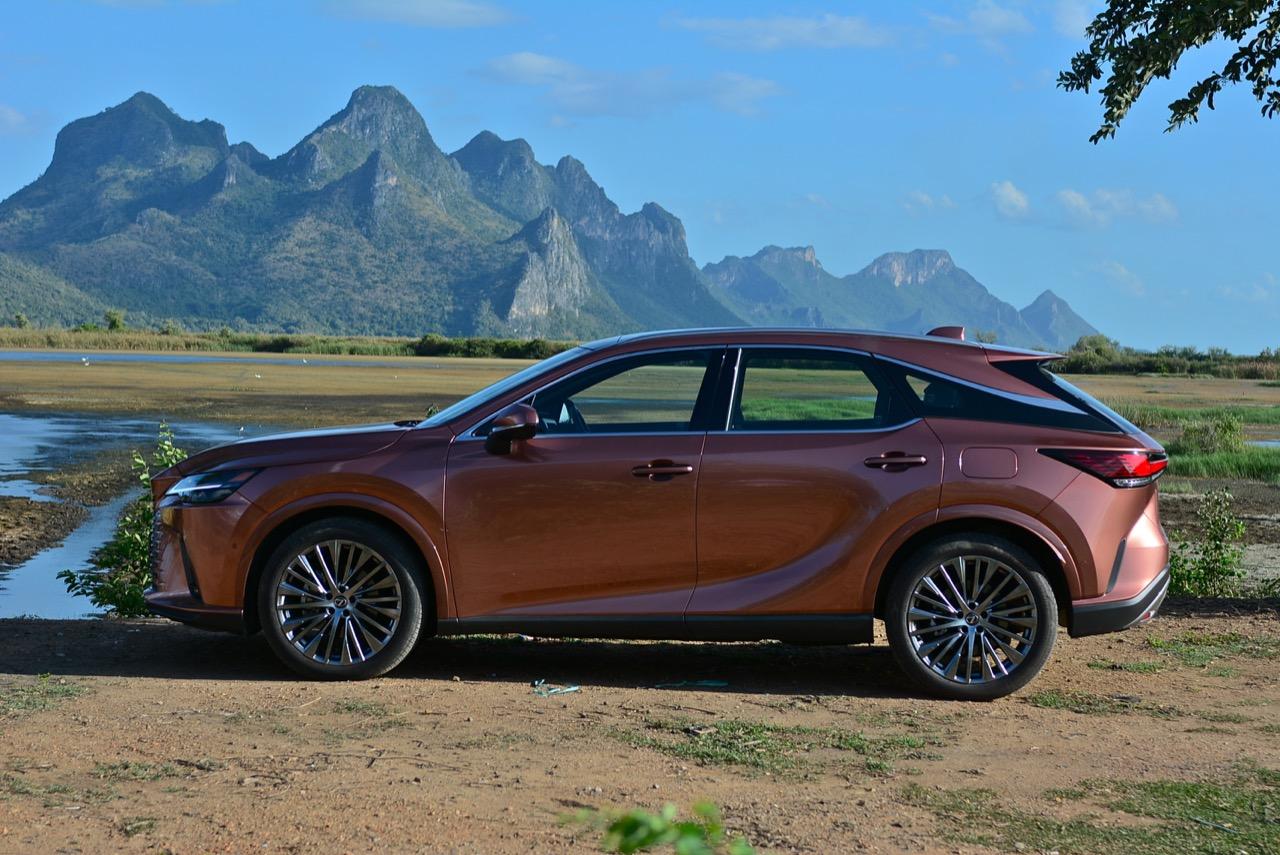 ลองของหรู ทดสอบ LEXUS 450h+ PHEV PREMIUM AWD