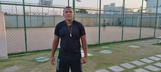 Estudante de Educação Física cria Escolinha de Futebol em Feira de Santana