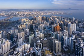 Como a tecnologia tem impactado as empresas de Telecom em relação à competitividade e inovação?