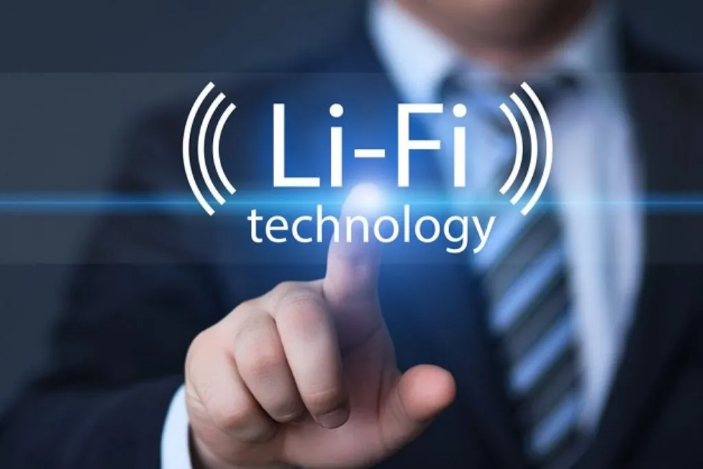 Li-Fi Technology: आपकी जिंदगी को बदल देगा यह तेज़ इंटरनेट स्पीड, जानिए Li-Fi टेक्नोलॉजी की पूरी डिटेल्स