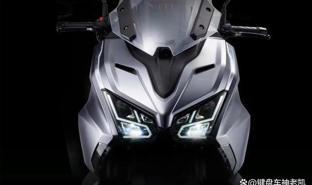 จีนเตรียมส่ง 2023 Lingchen 500 แม็กซี่สกูตเตอร์เครื่องยนต์ 500 ซีซี ลงตลาด