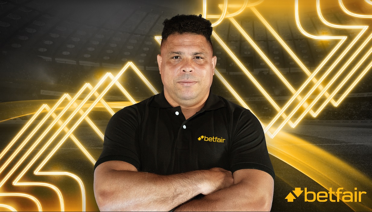 Aos 47 anos, Ronaldo fala sobre carreira no futebol e cita ídolo de infância: “Me inspira como dirigente e pessoa”