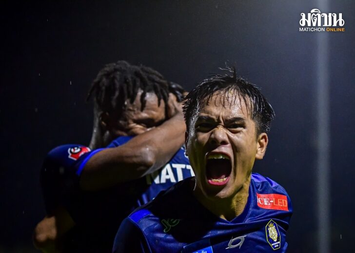 ‘นครปฐม’ 10 คน แซงชนะ ‘อุทัยธานี’ 2-1 รักษาสถิติไร้พ่าย