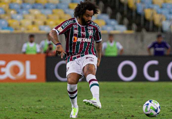 “É uma estrela do futebol mundial”, diz Ganso sobre lateral do Fluminense