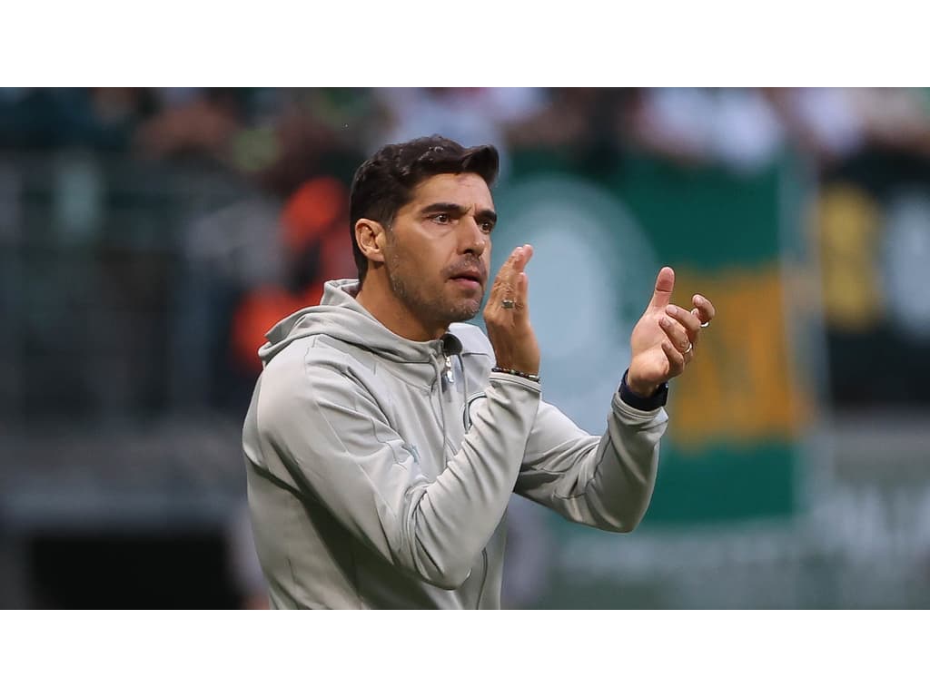 OPINIÃO: Ao falar do Palmeiras, Riquelme bebeu da fonte dos ‘haters’ de Abel Ferreira