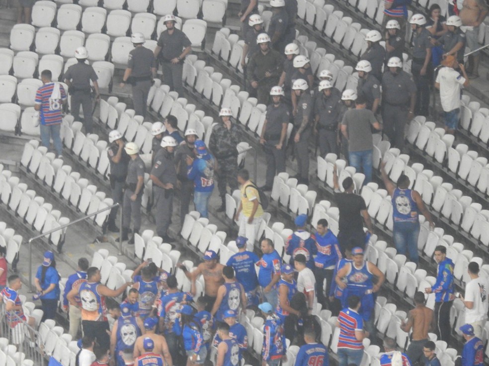 Torcidas organizadas do Fortaleza brigam entre si antes de semifinal contra o Corinthians