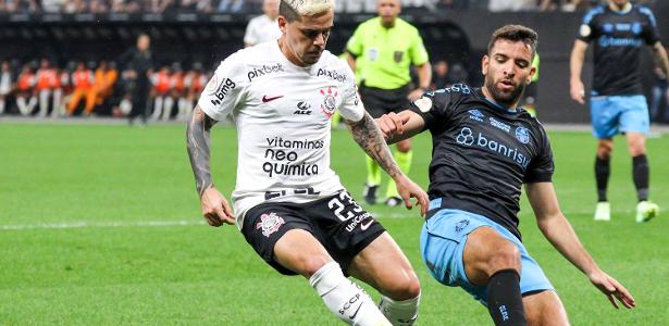 Corinthians e Grêmio empatam em jogo maluco de viradas e 8 gols em Itaquera