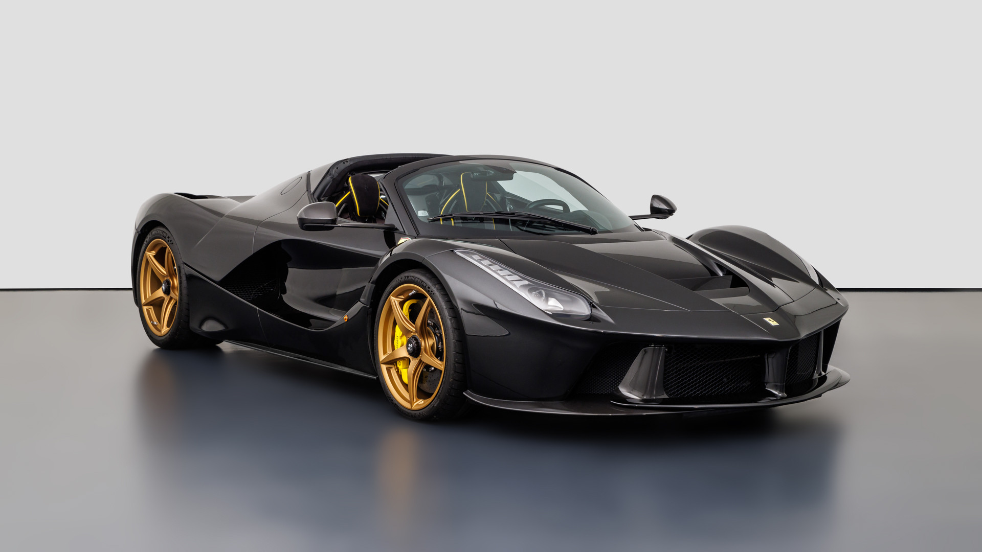 Siêu xe Ferrari LaFerrari mui trần được rao bán 6,5 triệu euro