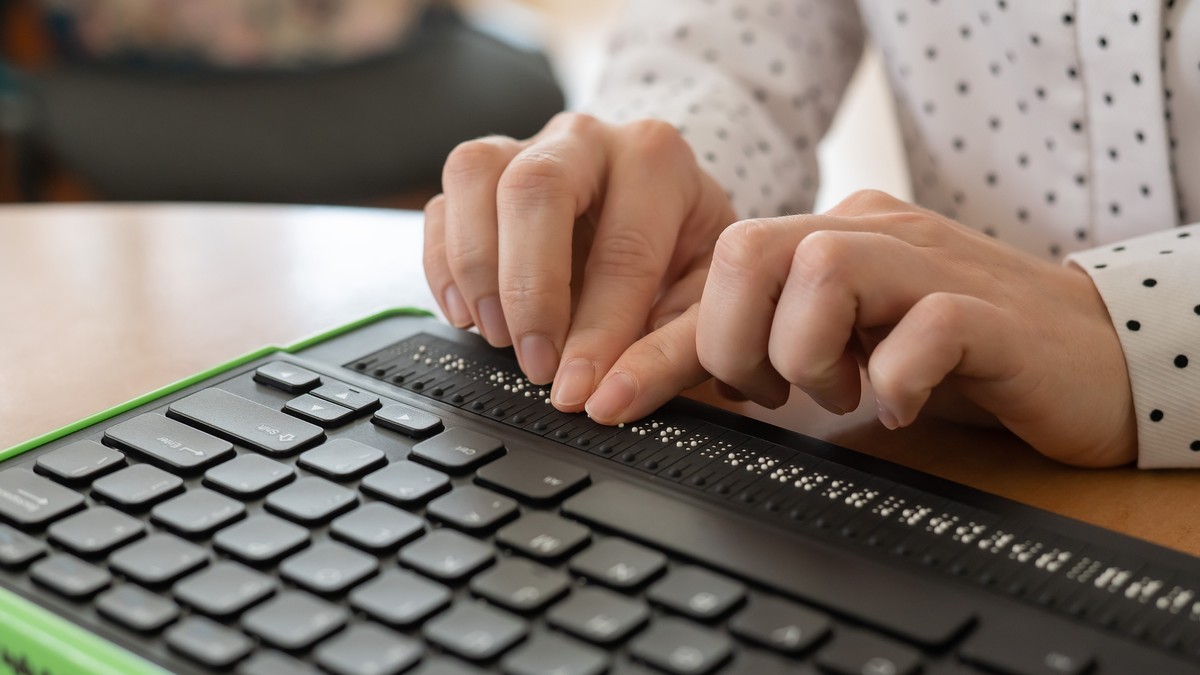 Como a tecnologia pode ajudar a promover a inclusão de pessoas com deficiência