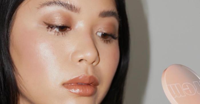 I Have TikTok Beauty Fatigue, But This Honey Lips Hack Is Too Pretty Not to Love