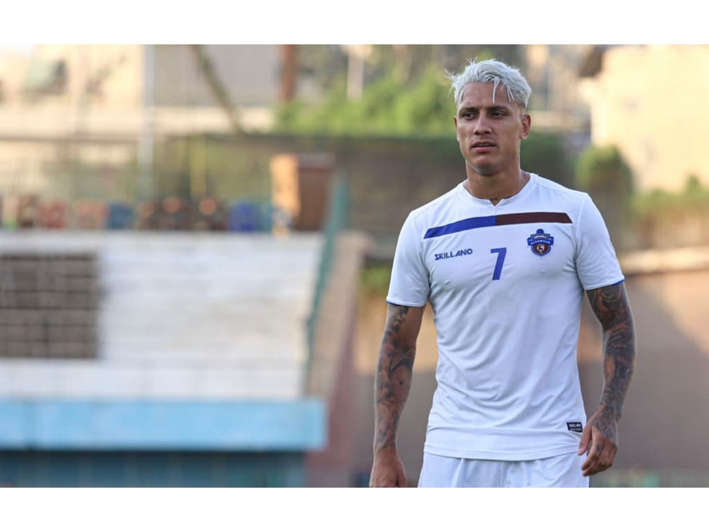 Meia ex-Fluminense acerta com equipe da Arábia Saudita e celebra: ‘Feliz por voltar’