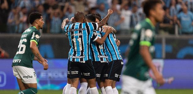 Grêmio bate Palmeiras e agora os dois secam o Botafogo contra o Corinthians