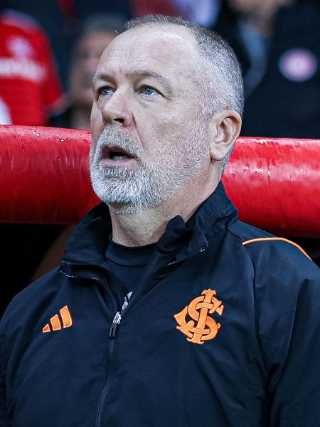 Mano Menezes tem negociação para ser técnico da seleção do Paraguai