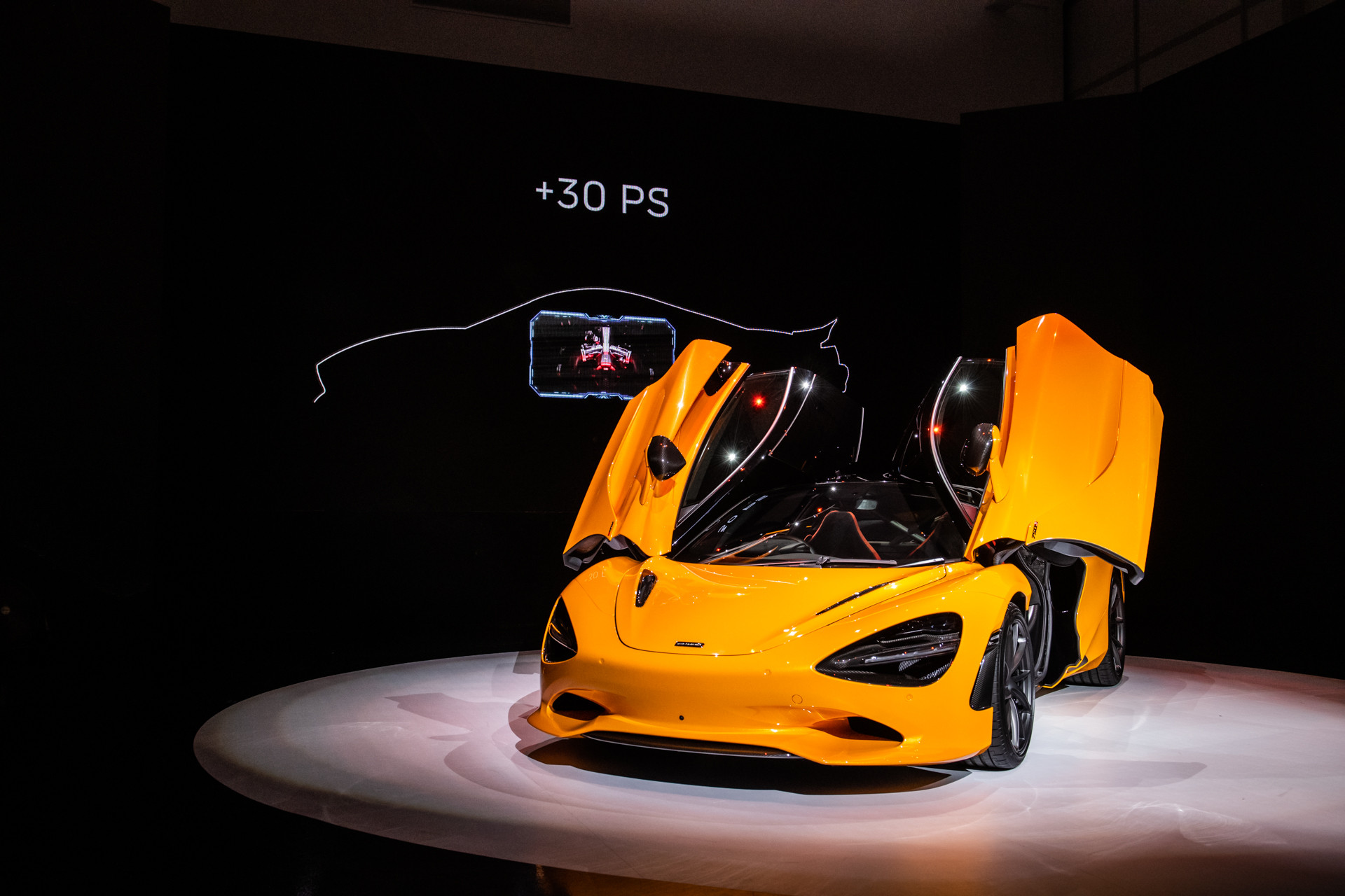 Siêu xe McLaren 750S ra mắt tại Singapore với giá cực đắt đỏ