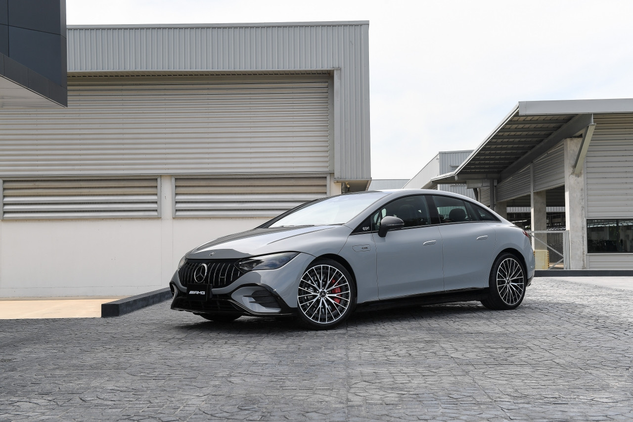 สายซิ่งรักษ์โลก Mercedes-AMG EQE 53 4MATIC+ รถไฟฟ้าตัวแรงสำหรับชาวไทย ในราคาเริ่มต้น 5,950,000 บาท