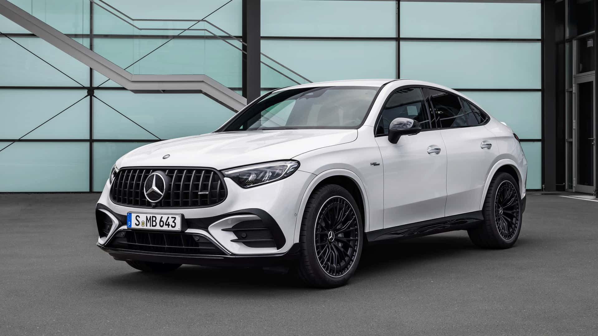 Mercedes-AMG GLC 63 Coupe thế hệ mới loại bỏ động cơ V8 vẫn mạnh gần 700 mã lực