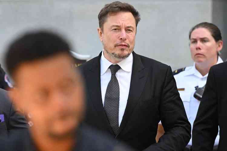 Musk considera impor taxa mensal a usuários da rede social X