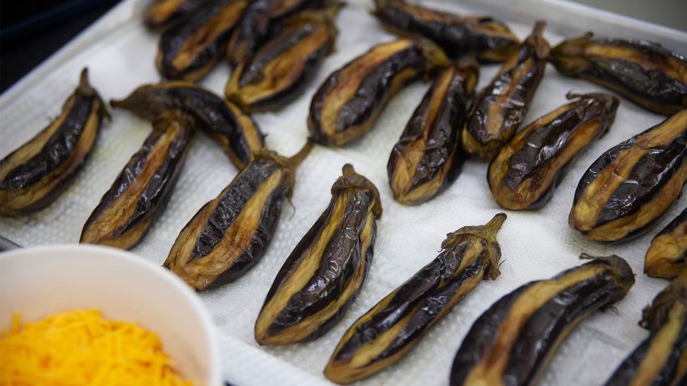 Sheihk al mahshi: aubergines filled with ground beef