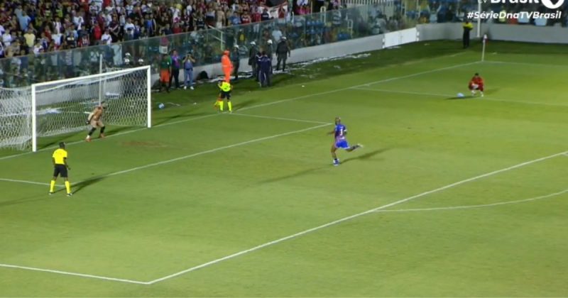 VÍDEO: Jogador dá paradinha, tem gol de pênalti anulado e time é eliminado da Série D
