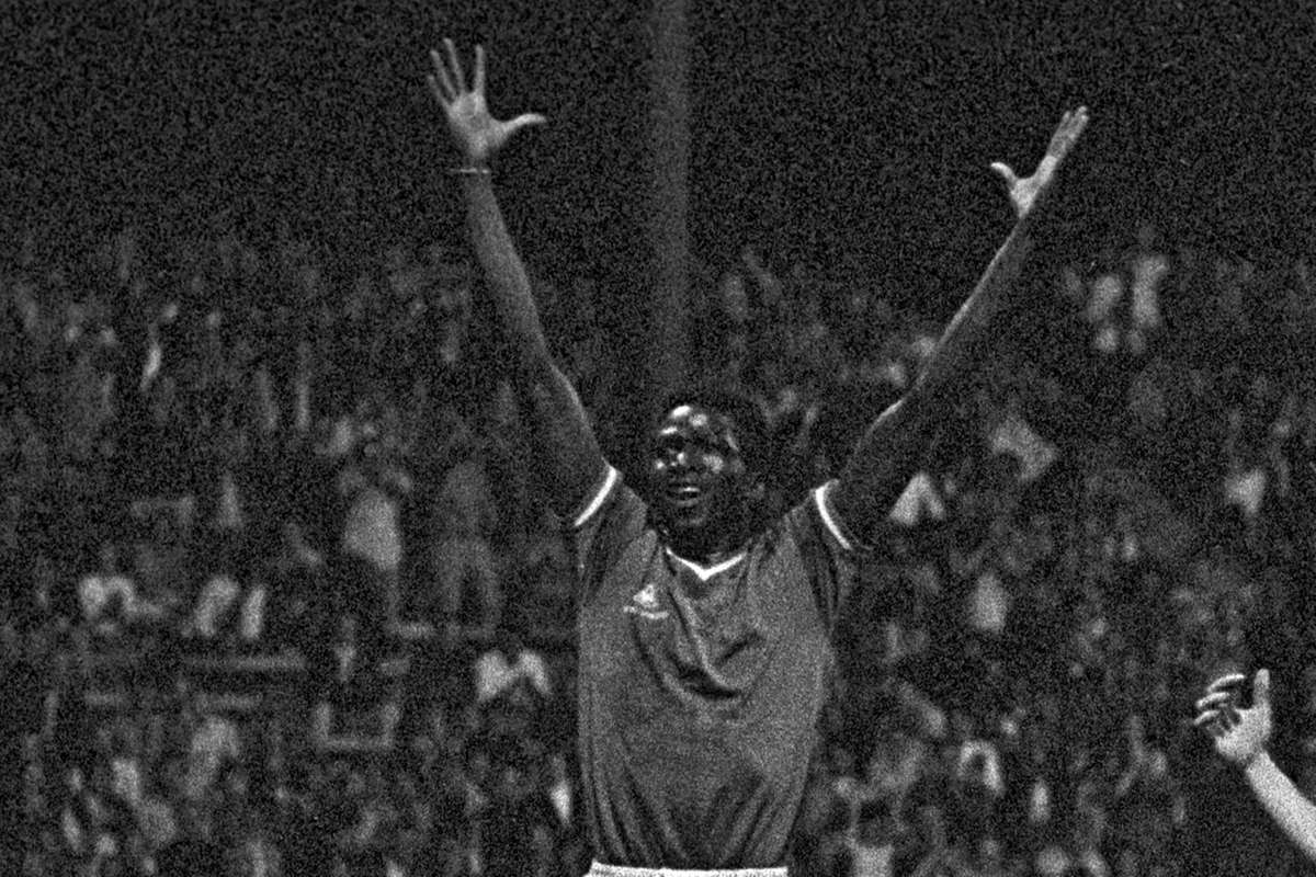 Salif Keita, lenda do futebol africano, morre aos 76 anos