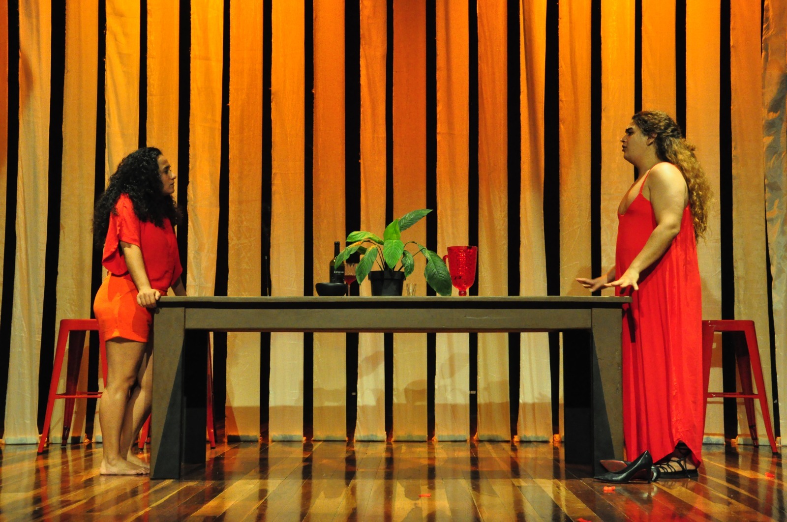 Universo feminino é tema de peça teatral realizada com apoio do Fundo Municipal de Cultura | Notícias | Cultura