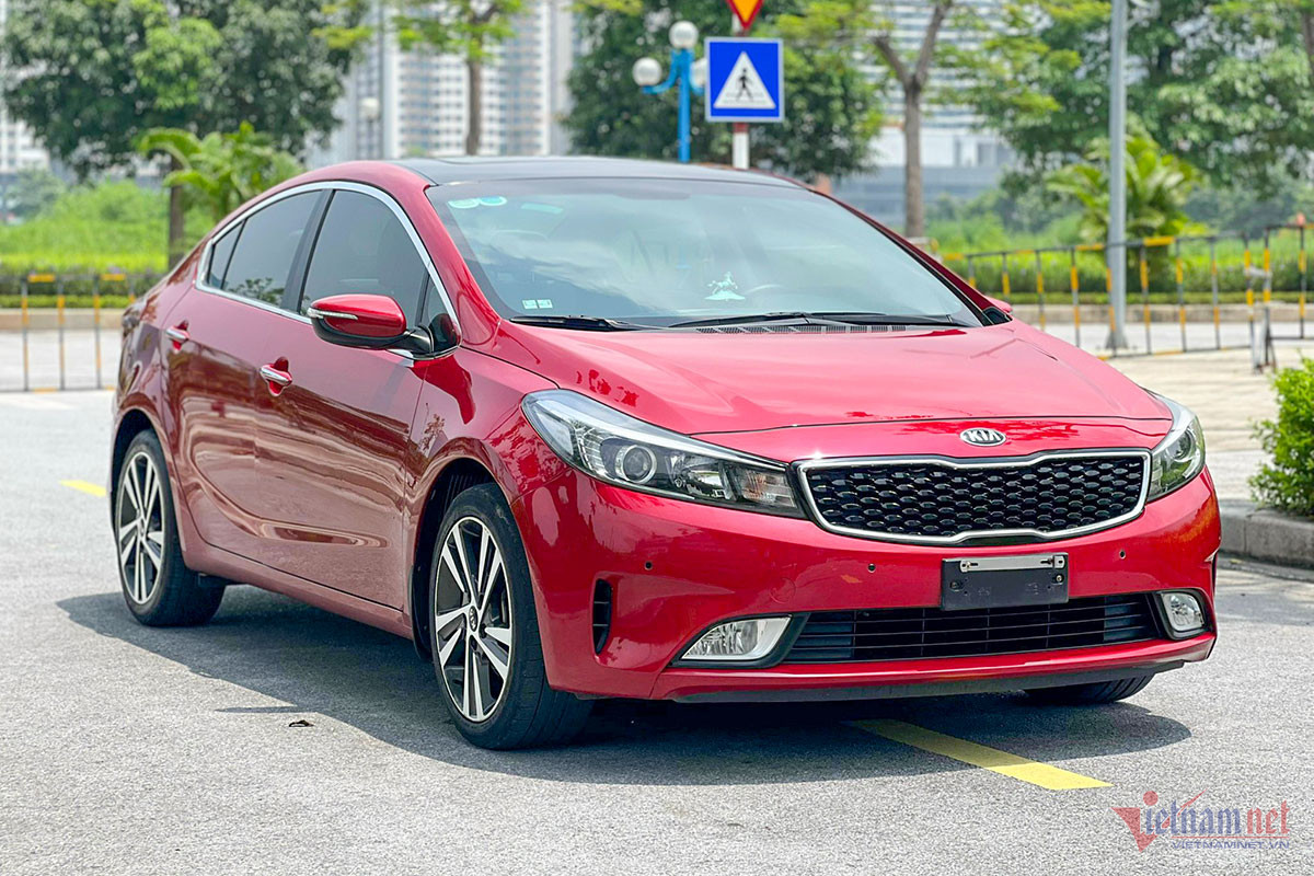 KIA Cerato 2018 giá hơn 400 triệu đồng: Có phải là lựa chọn hợp lý?