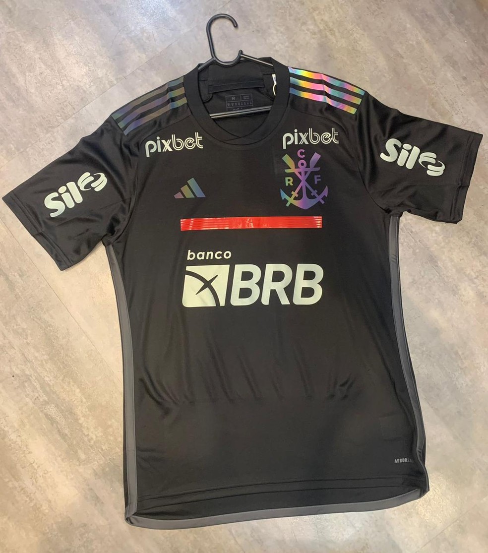 Veja imagens do novo terceiro uniforme do Flamengo