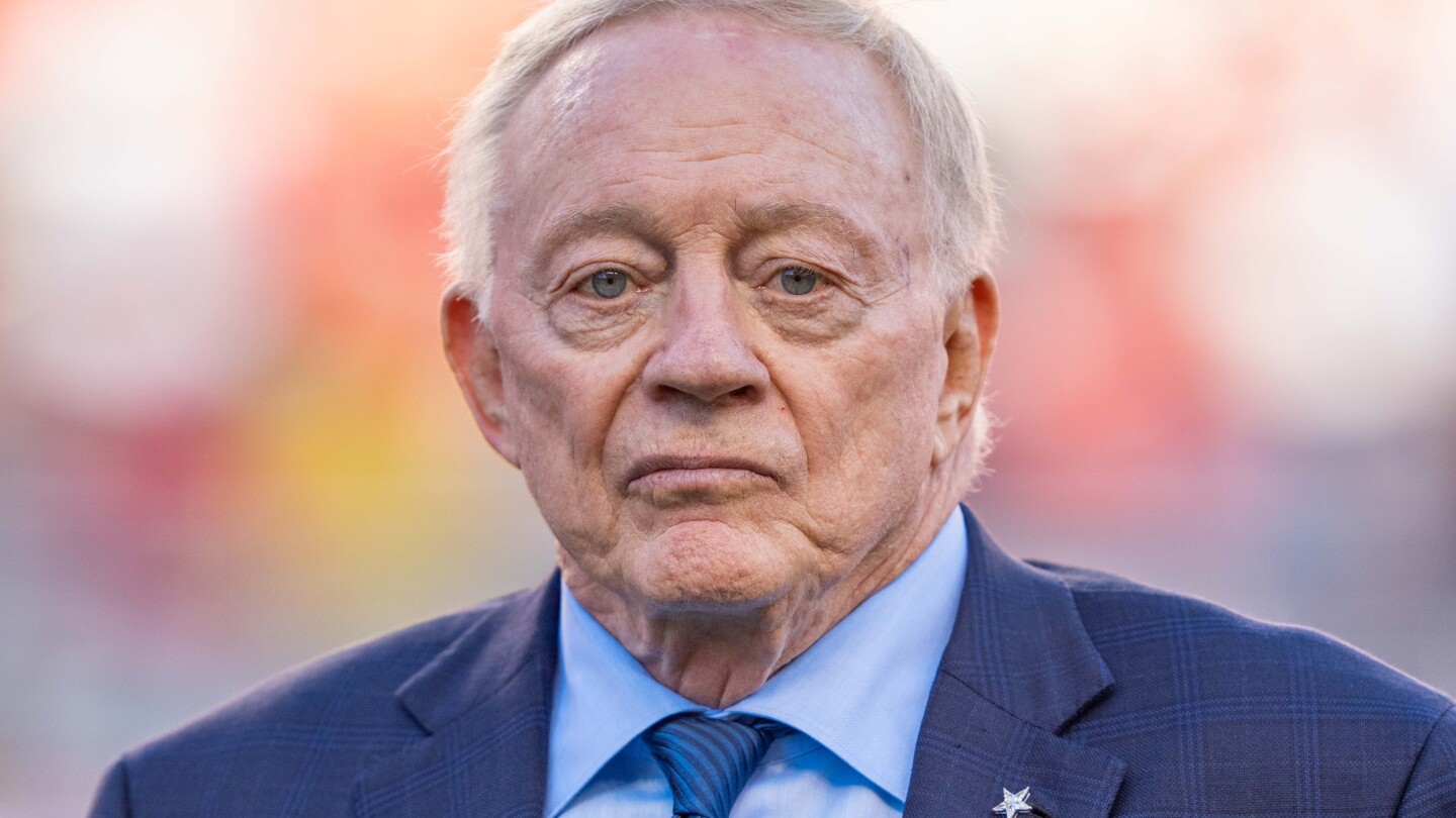 Jerry Jones: Cowboys won’t initiate trade talks