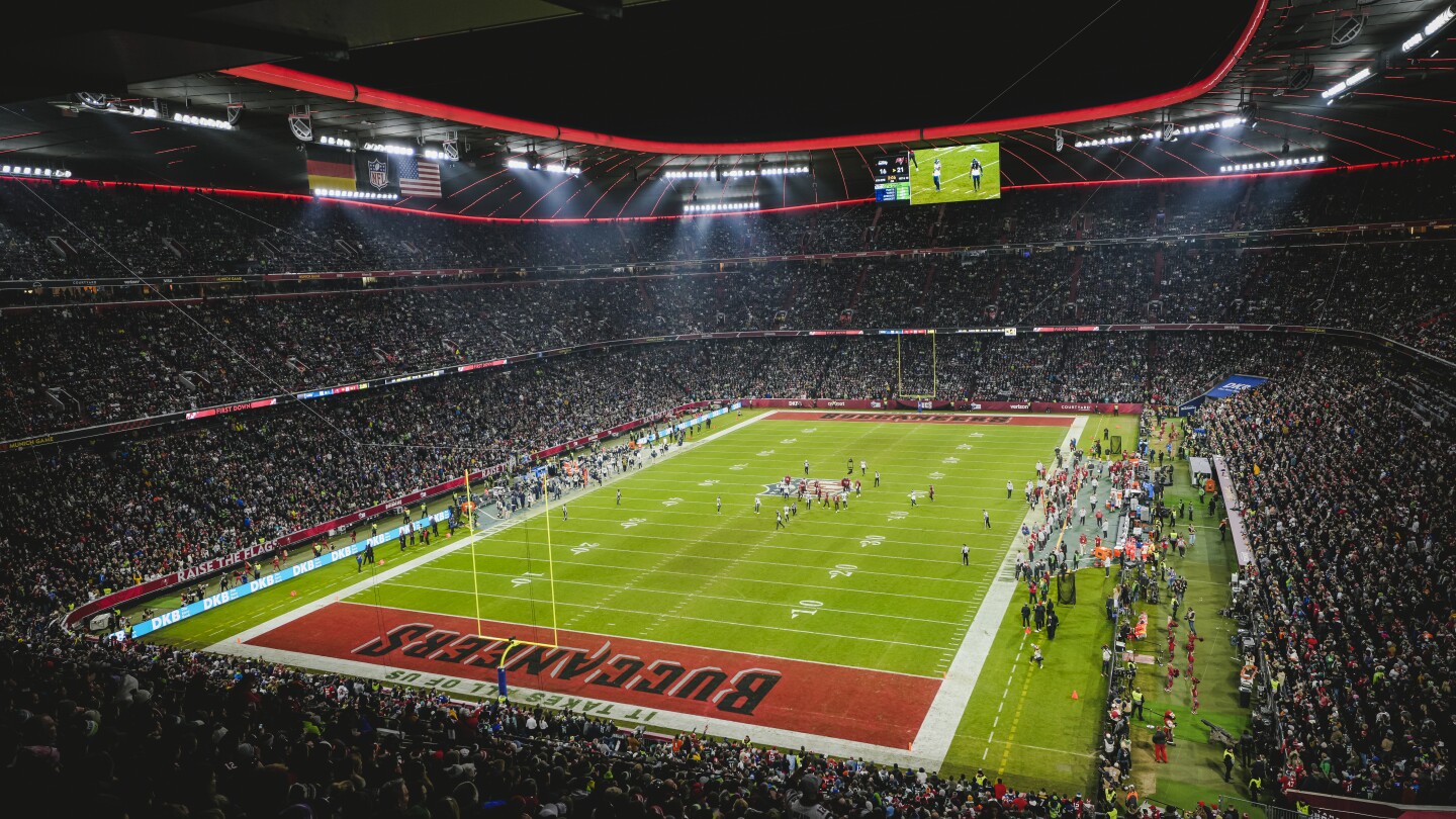 NFL installs hybrid field for games in Frankfurt