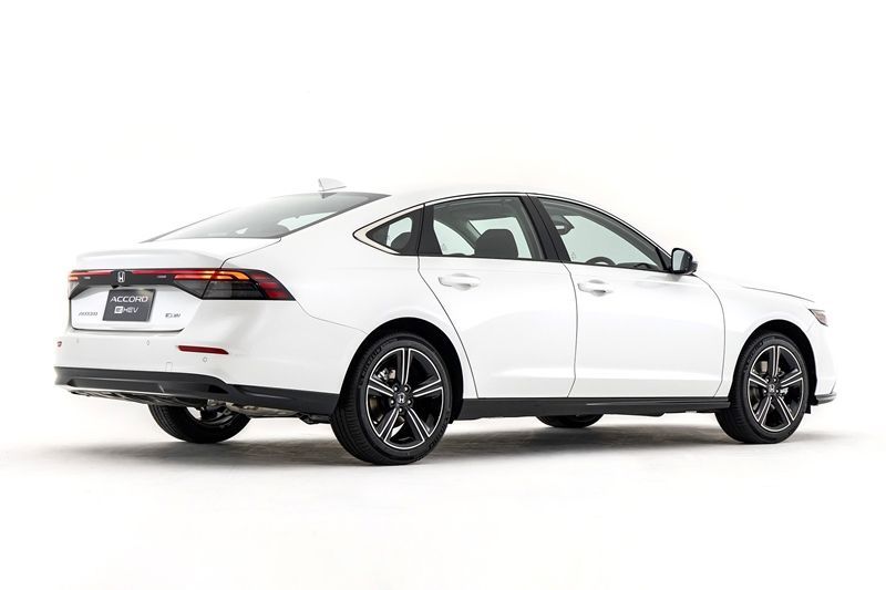 All New Honda Accord e:HEV (G11)ราคา 1,529,000 – 1,799,000 บาท