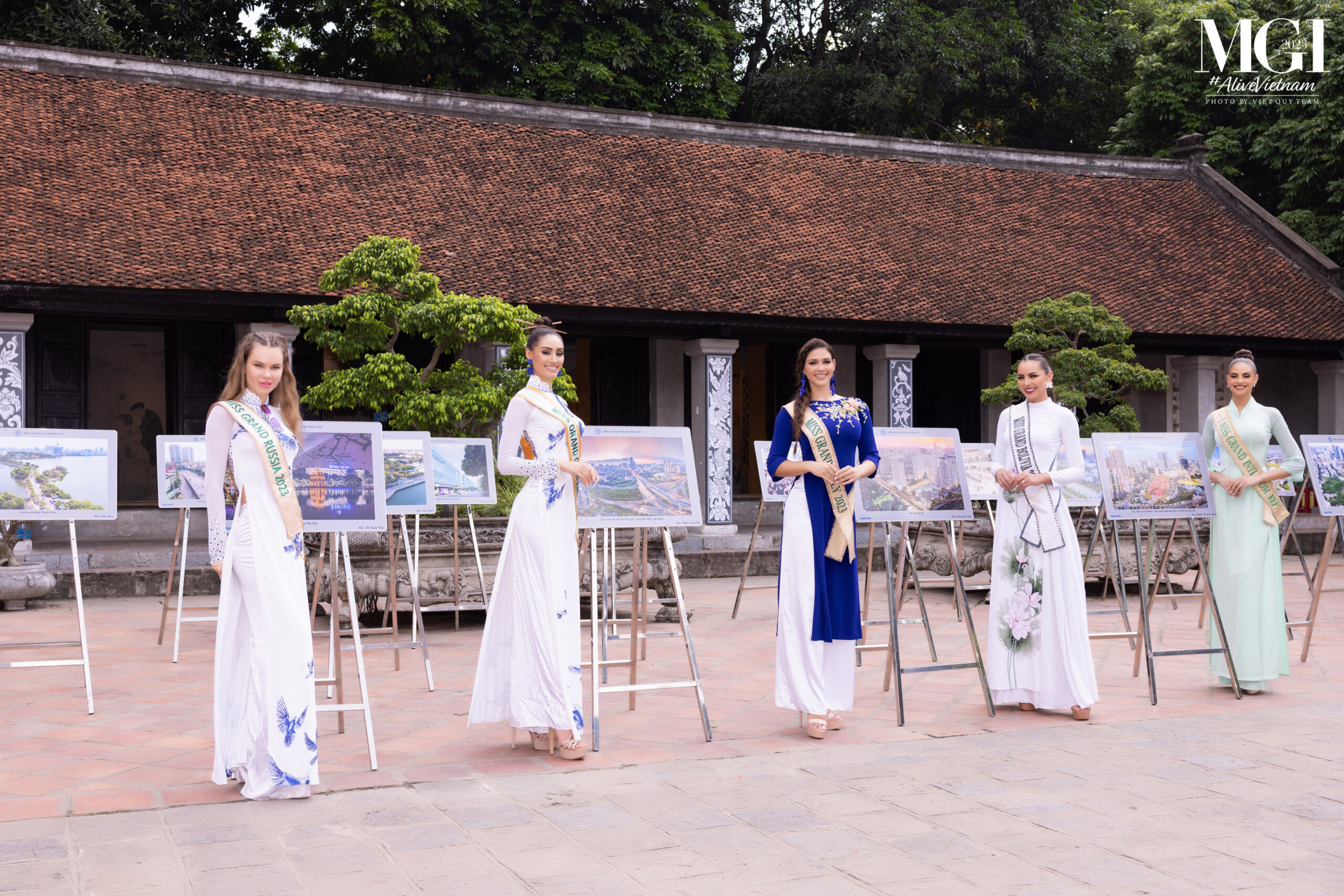 Thí sinh Miss Grand International 2023 đẹp rạng ngời trong tà áo dài Việt Nam