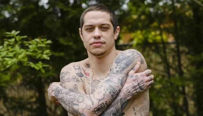 As ‘SNL’ Returns, Pete Davidson Is ‘Living in the Woods’ After a Tough Year