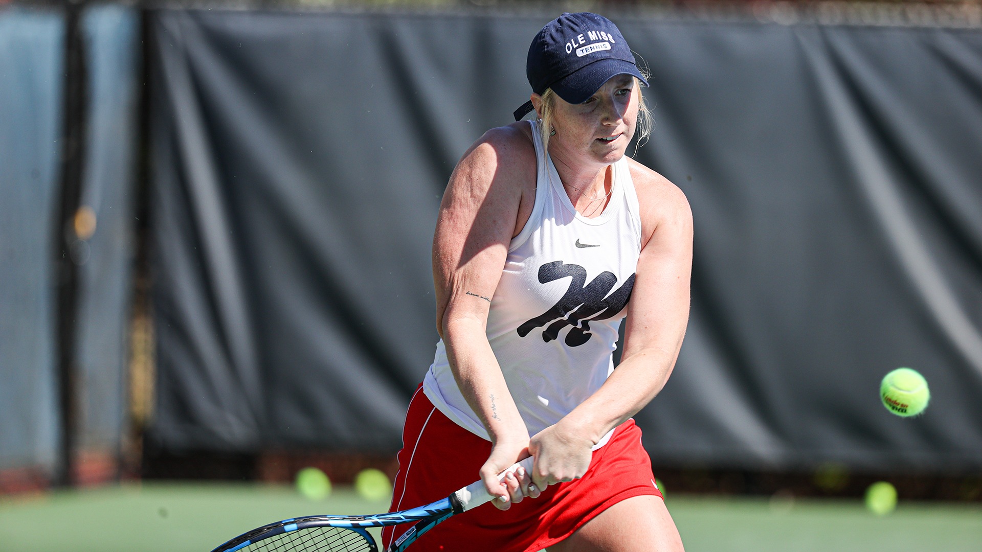 Women’s Tennis Dominates on First Day in Starkville and Tuscaloosa